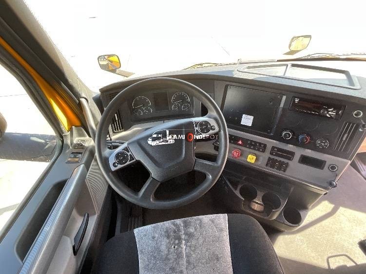Truck Thumbnail 6