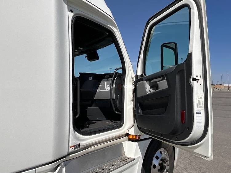 Truck Thumbnail 7