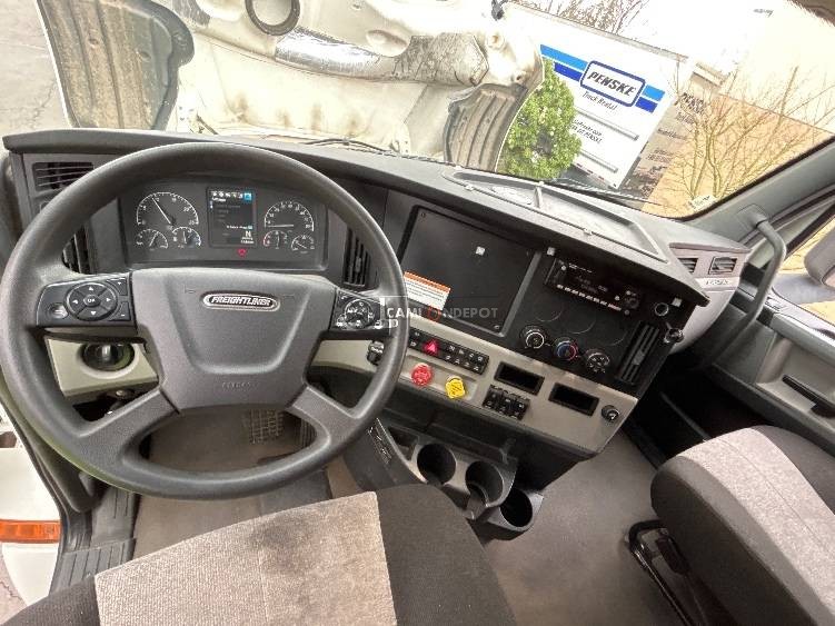 Truck Thumbnail 6