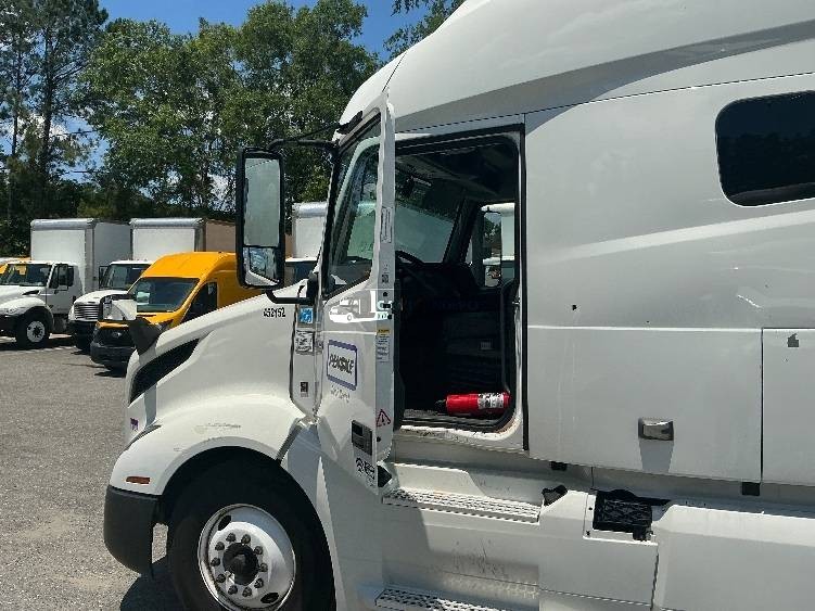 Truck Thumbnail 7