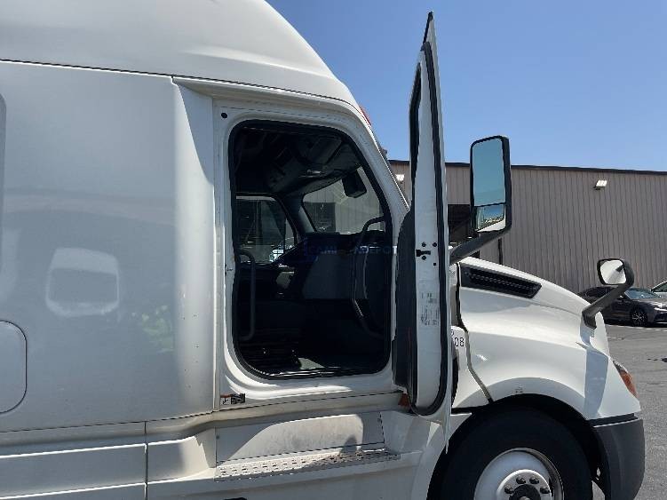 Truck Thumbnail 11
