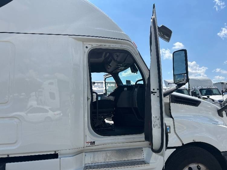 Truck Thumbnail 8