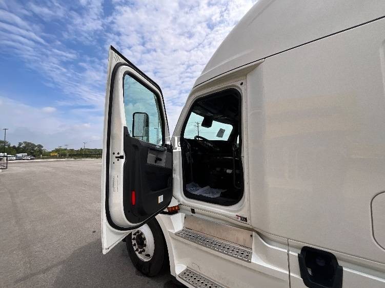 Truck Thumbnail 7