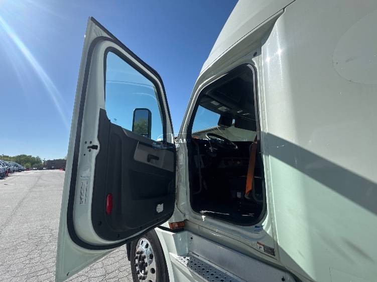 Truck Thumbnail 7