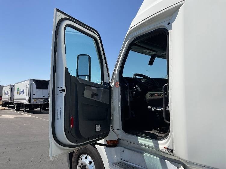 Truck Thumbnail 7