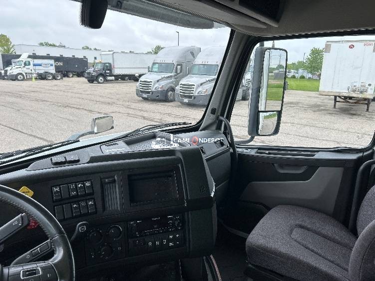 Truck Thumbnail 8