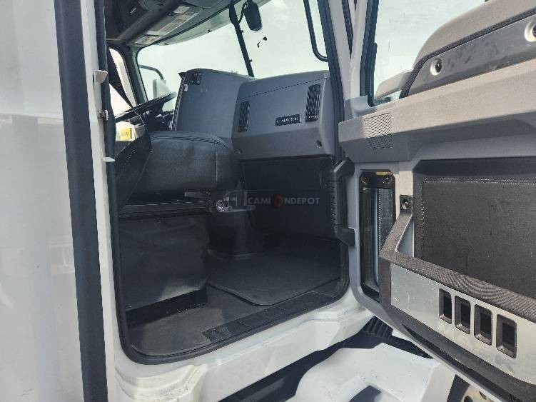 Truck Thumbnail 9