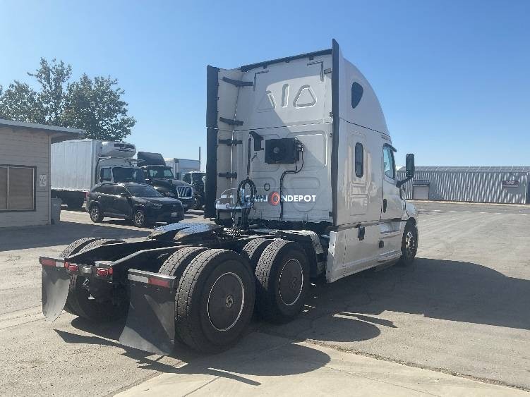 Truck Thumbnail 7