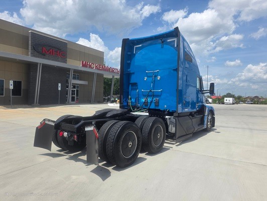 Truck Thumbnail 2