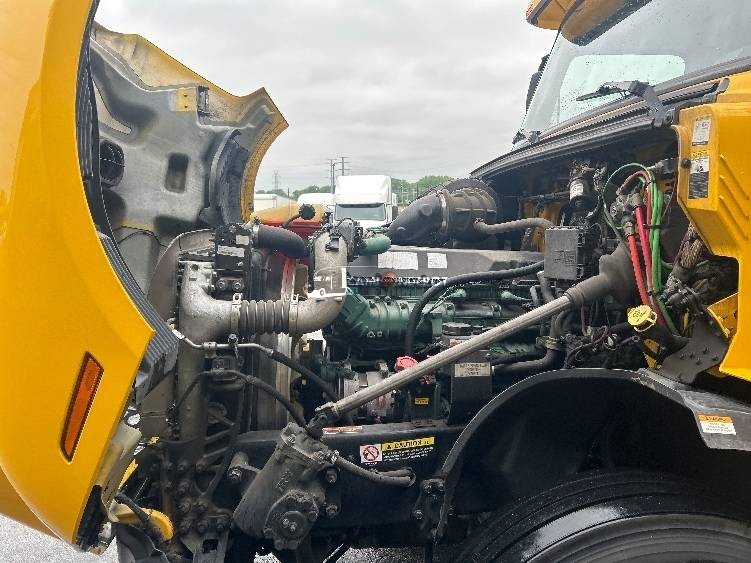 Truck Thumbnail 14