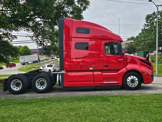 Truck Thumbnail 2