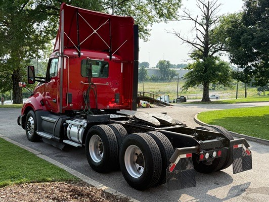 Truck Thumbnail 4