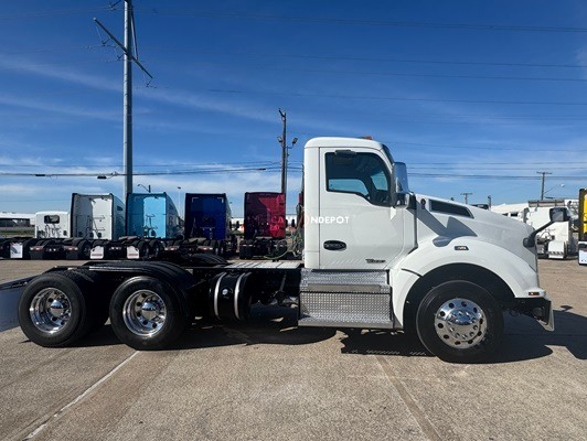 Truck Thumbnail 2