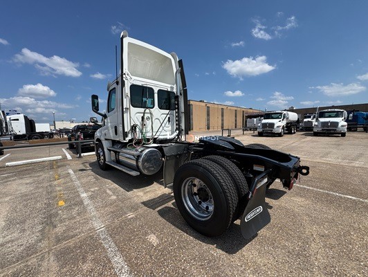 Truck Thumbnail 4