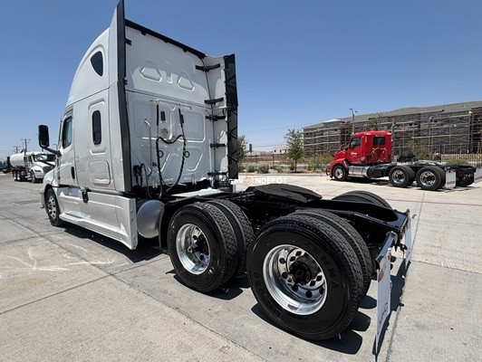Truck Thumbnail 4