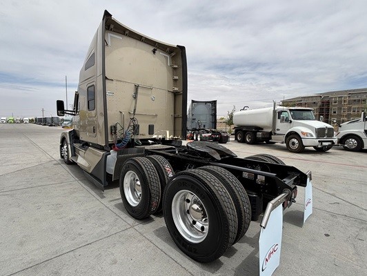 Truck Thumbnail 4
