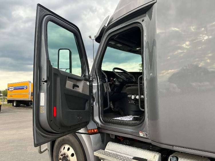 Truck Thumbnail 7