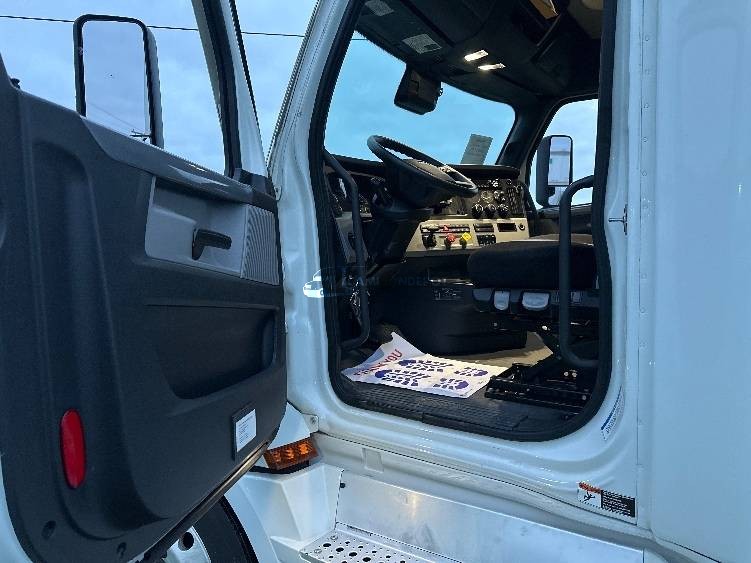 Truck Thumbnail 7