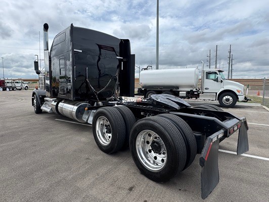 Truck Thumbnail 4