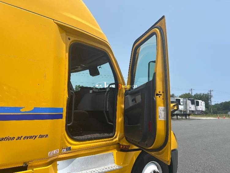 Truck Thumbnail 7
