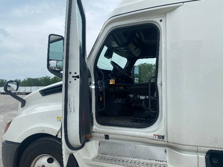 Truck Thumbnail 5