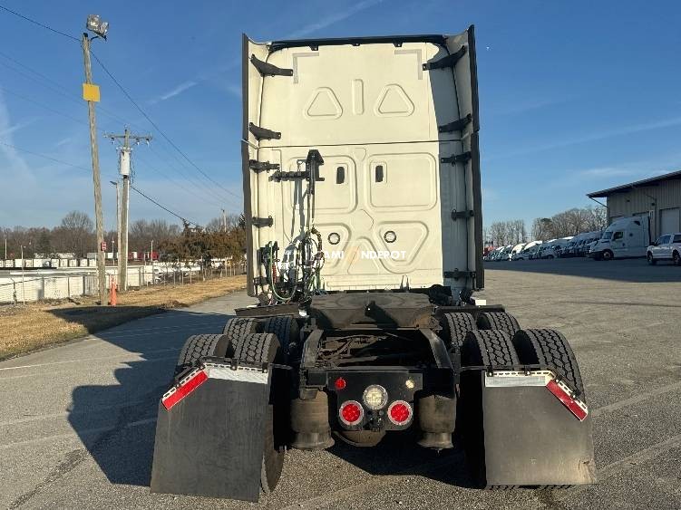 Truck Thumbnail 4
