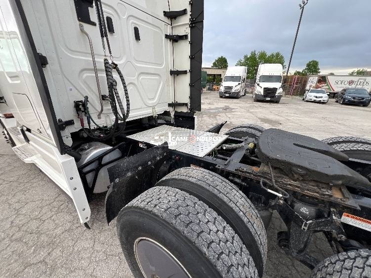 Truck Thumbnail 12