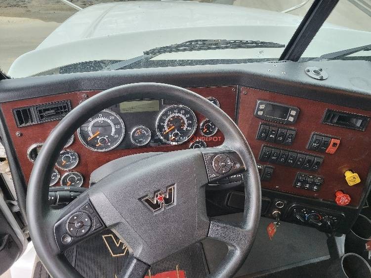 Truck Thumbnail 8