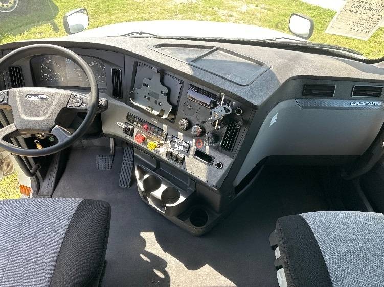 Truck Thumbnail 7