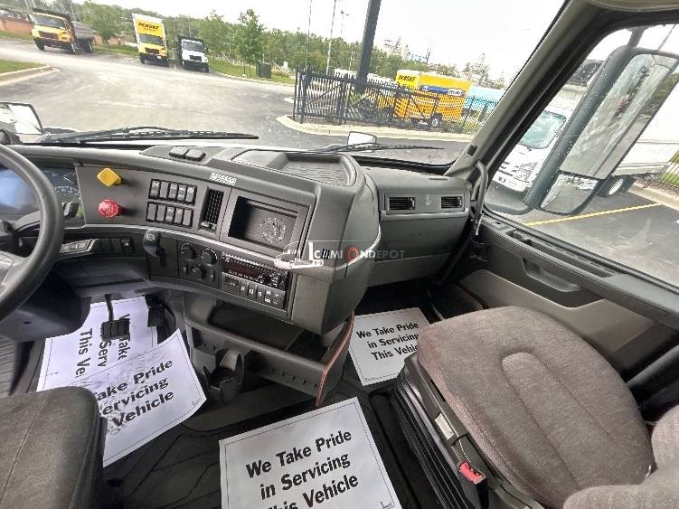 Truck Thumbnail 8