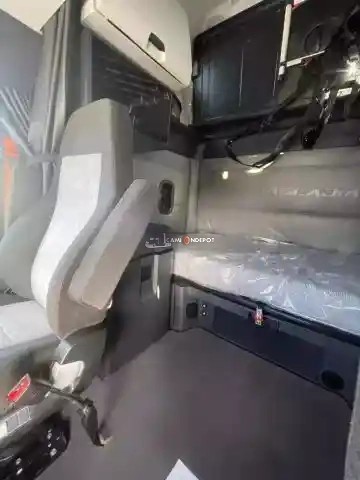 Truck Thumbnail 4