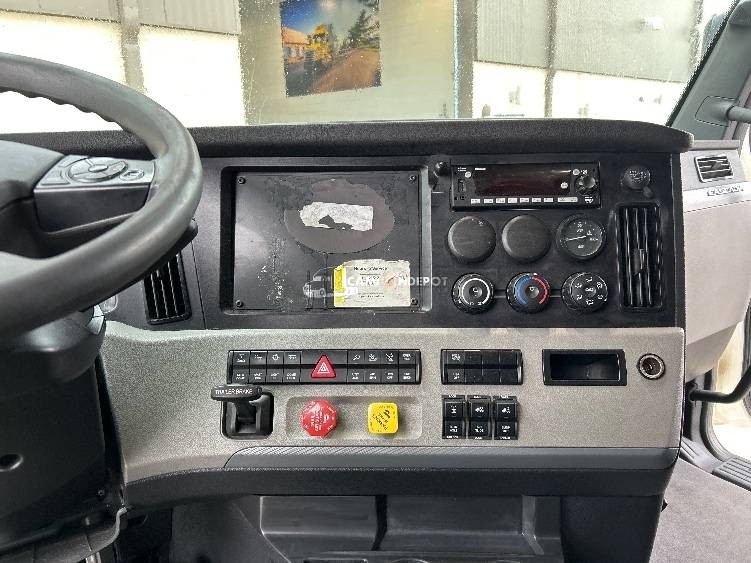 Truck Thumbnail 7