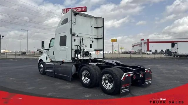 Truck Thumbnail 4