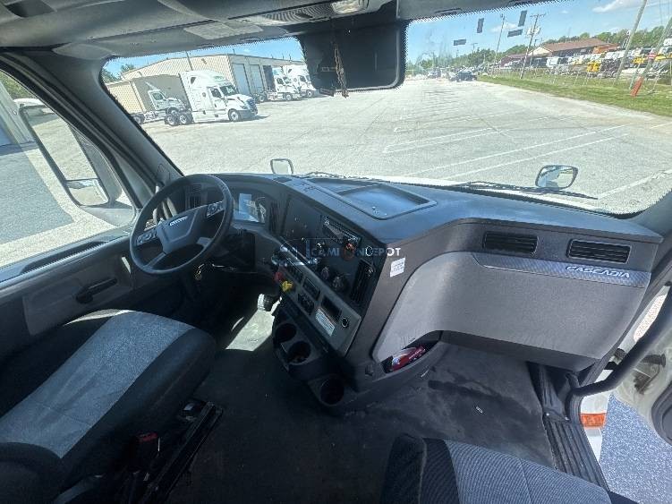 Truck Thumbnail 8