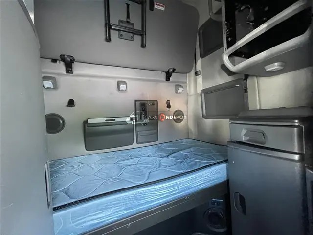 Truck Thumbnail 5