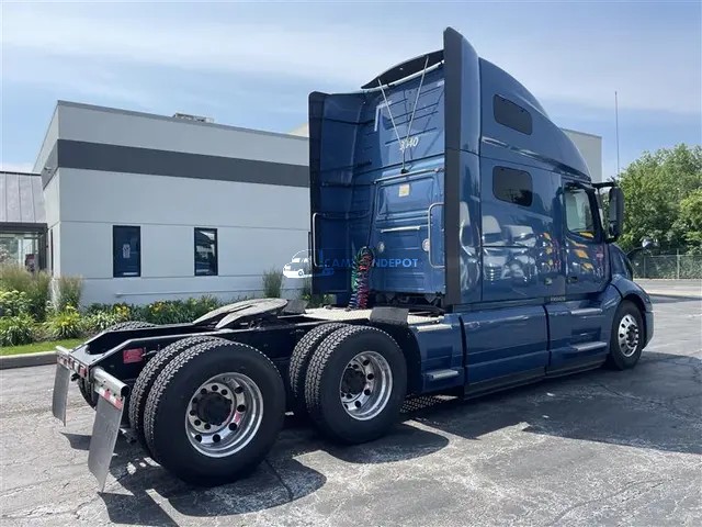 Truck Thumbnail 2