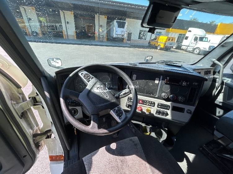 Truck Thumbnail 8