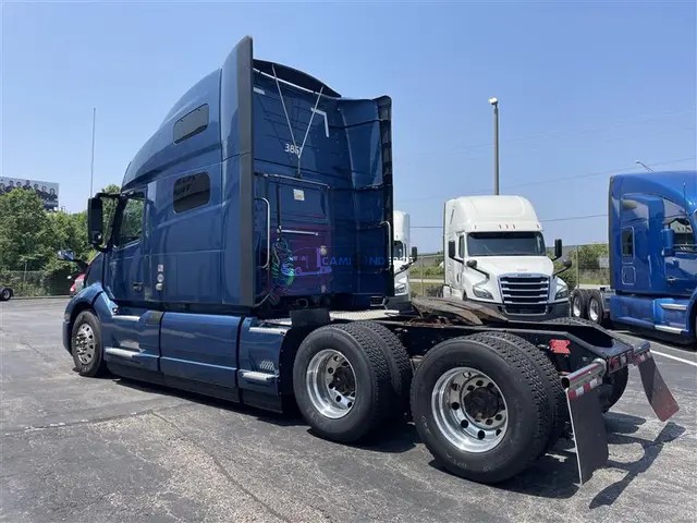 Truck Thumbnail 4