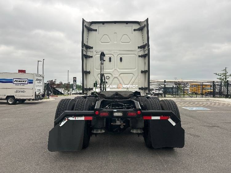 Truck Thumbnail 6