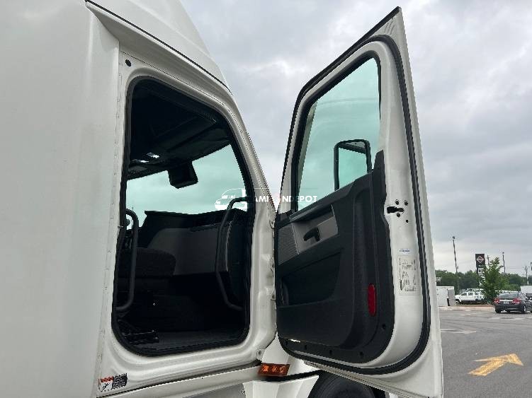 Truck Thumbnail 8