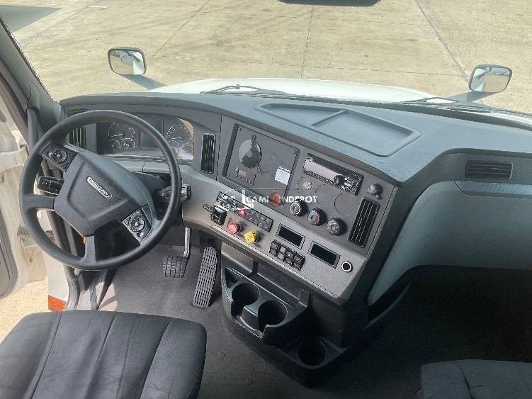 Truck Thumbnail 8