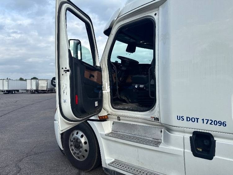 Truck Thumbnail 7