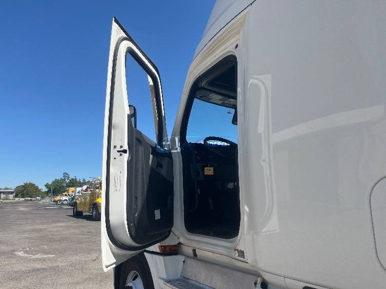 Truck Thumbnail 7
