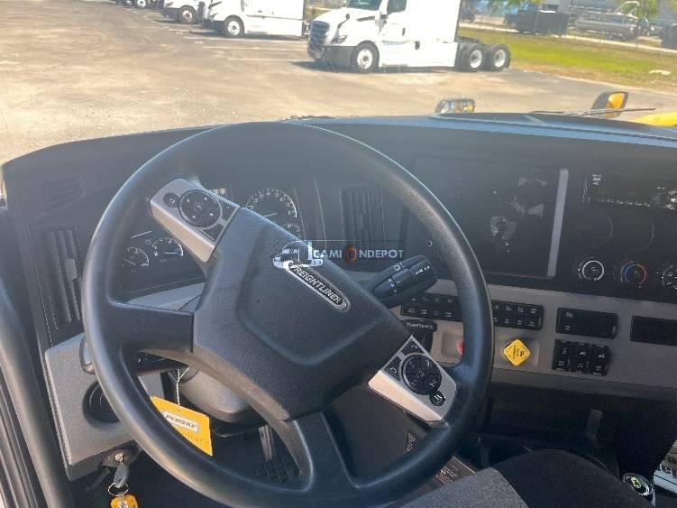 Truck Thumbnail 8