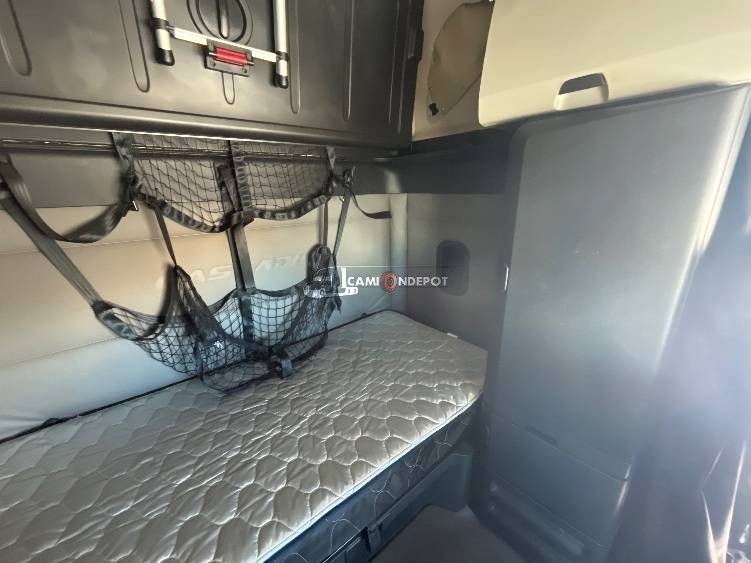 Truck Thumbnail 10