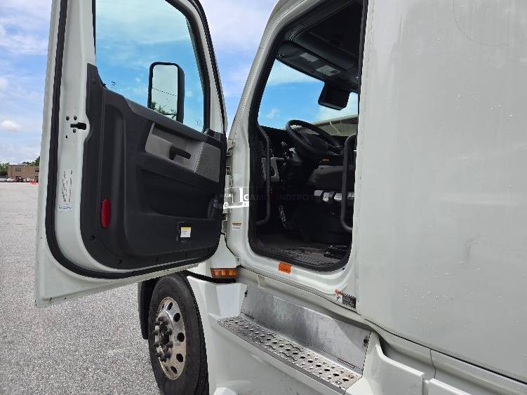 Truck Thumbnail 7