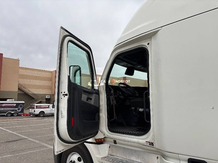 Truck Thumbnail 7
