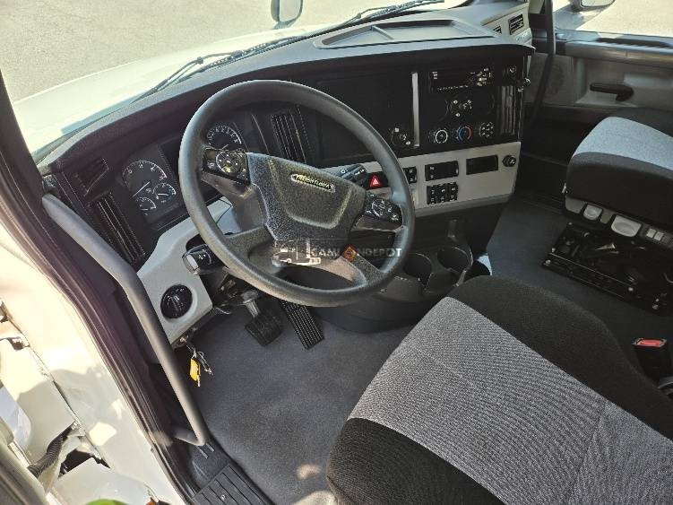 Truck Thumbnail 8