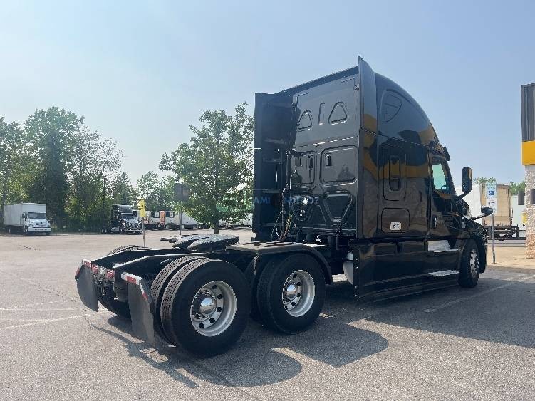 Truck Thumbnail 4