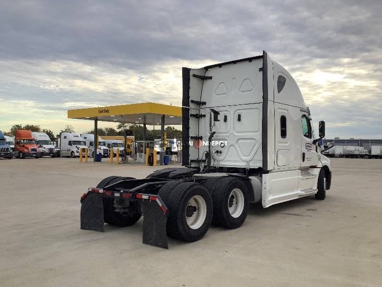 Truck Thumbnail 7